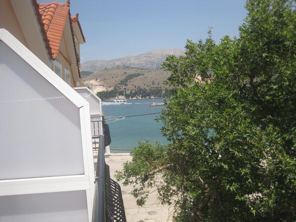 Marina Studios II Argostoli  Rum bild
