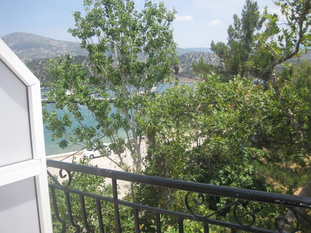 Marina Studios II Argostoli  Rum bild